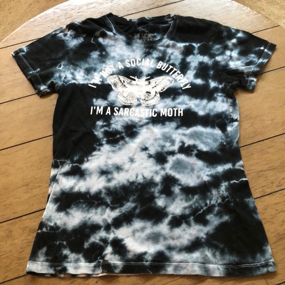 Last chance!  Lowest price.  Great condition tie dye black T-shirt - Picture 2 of 3